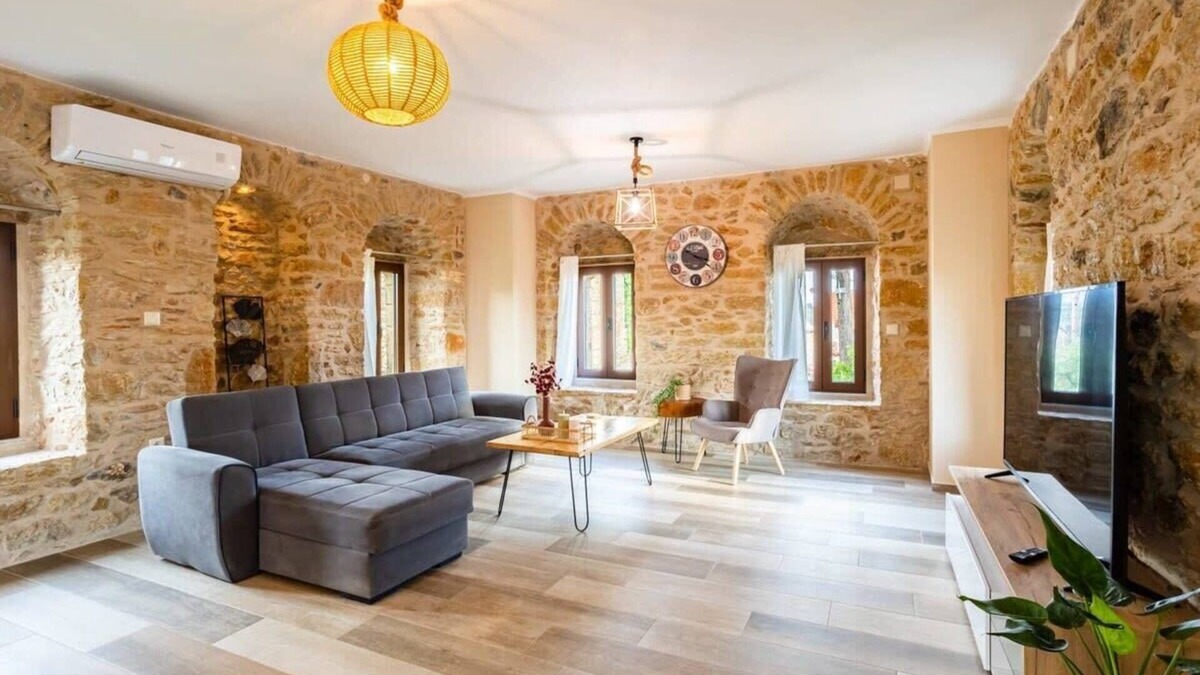 Megali Mantineia House | Mantineia Stone Villa-An Ethereal Getaway
