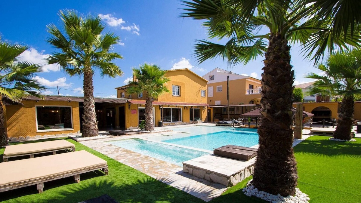 Rubi Villa | Manuel Rubi 561.523 Relax and Recharge