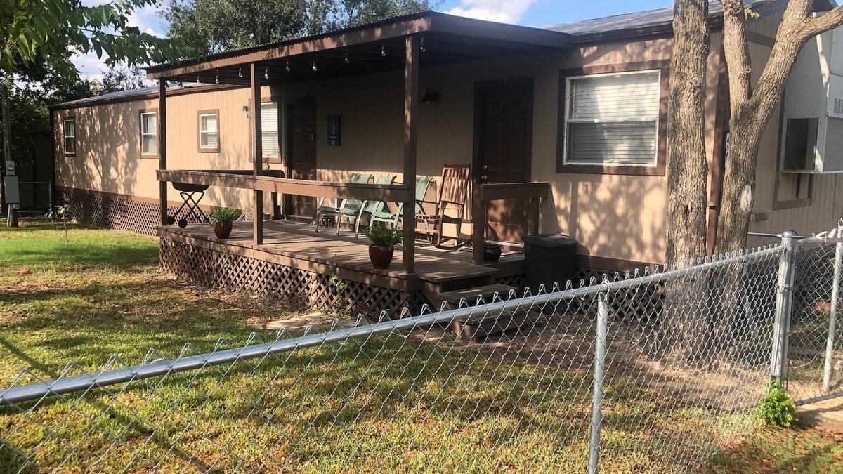 Wellborn House | Manufactured Home In Quiet Community, Convenient to Texas A&M University