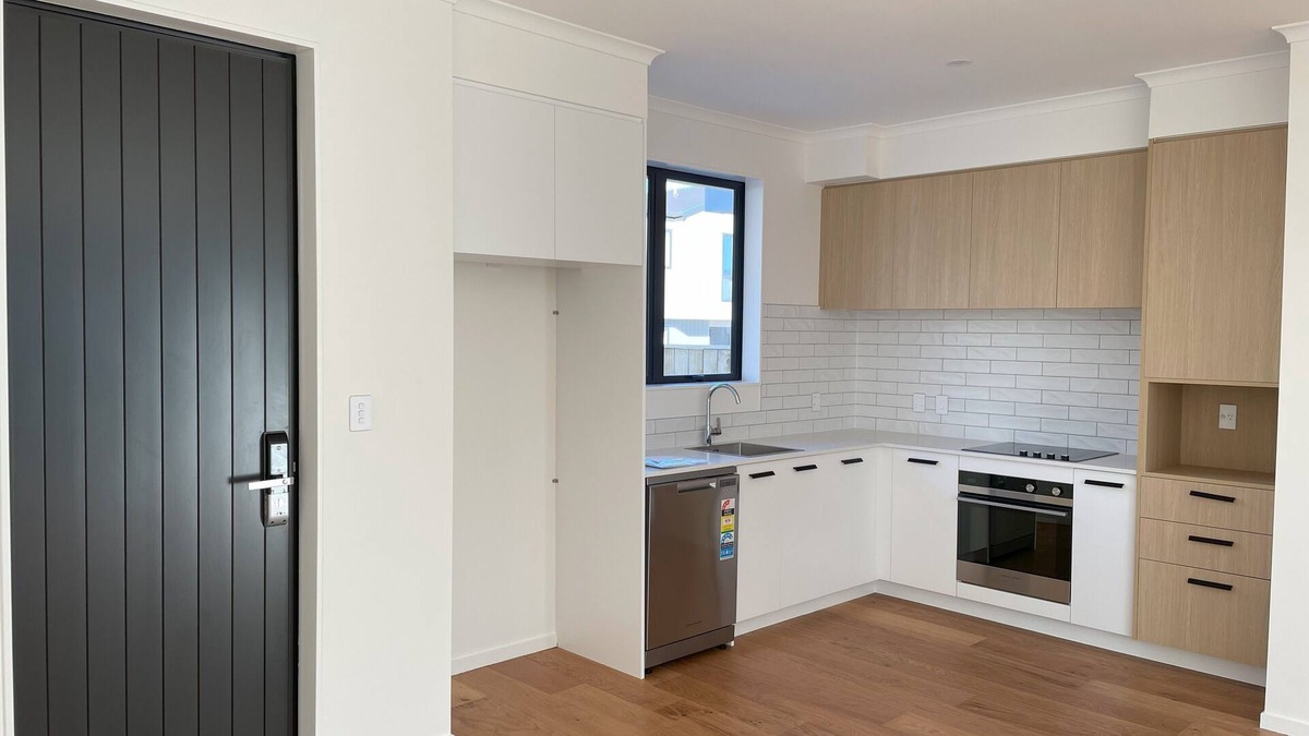 Manurewa House | Manukau Centre Pacific Garden's new 3 BRM townhouse for Rent!