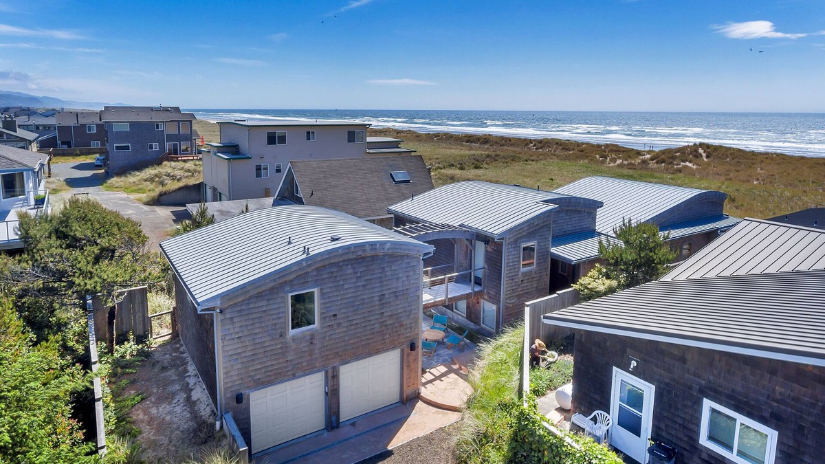 Manzanita House | Manzanita Waves House: Luxury Oceanfront Short-Term Vacation Rental