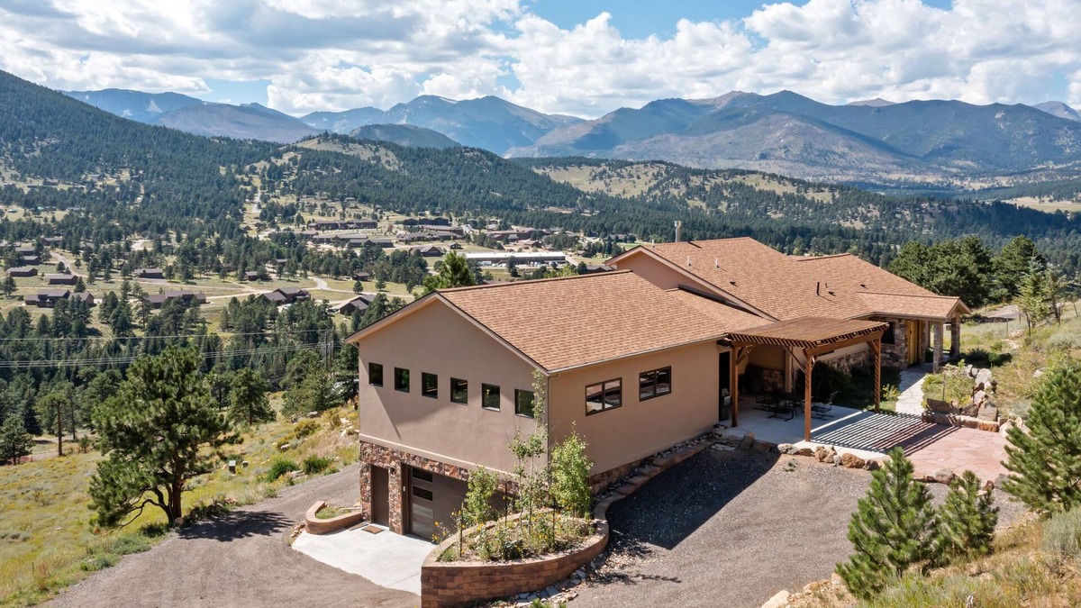 Windcliff Estates House | Mapes Luxury Vacation Home at Windcliff