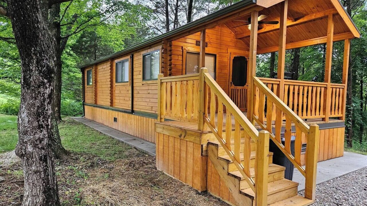 Madison House | Maple Cabin at Lost Trails