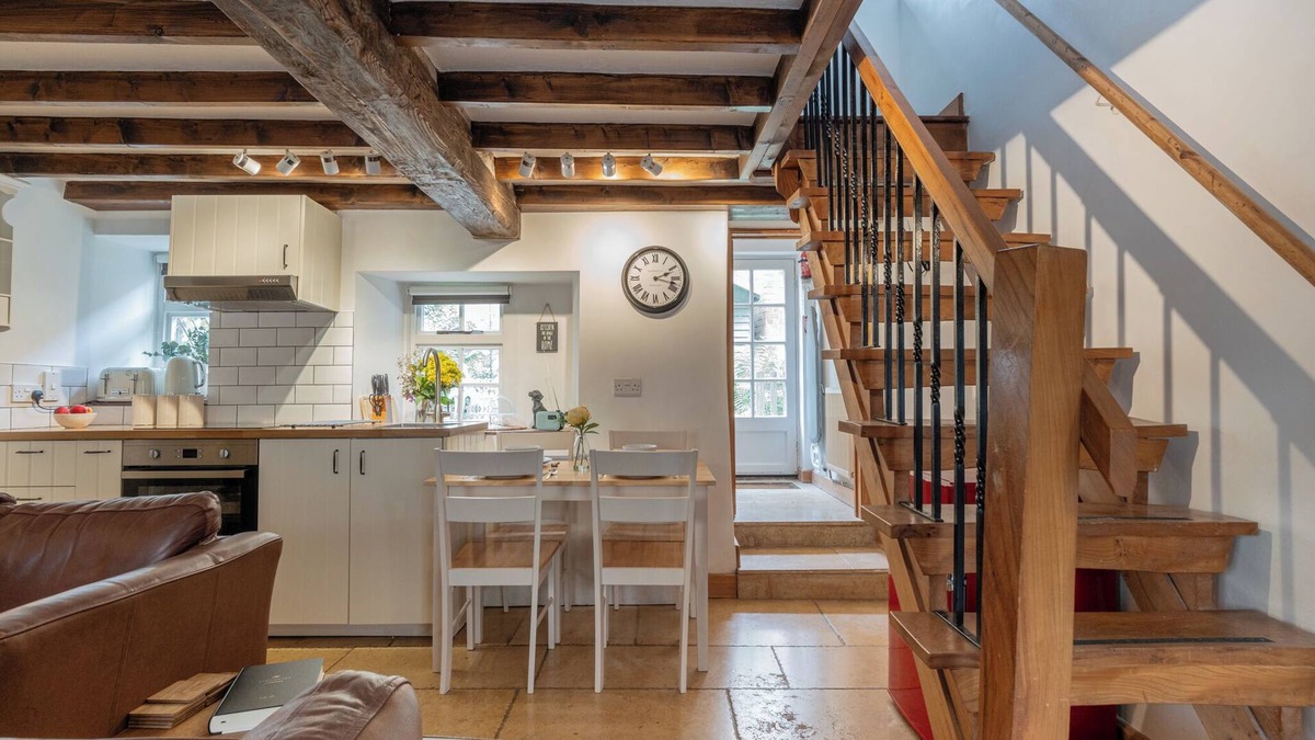 Chipping Norton House | Maple Cottage - Beautiful 2BD Retreat