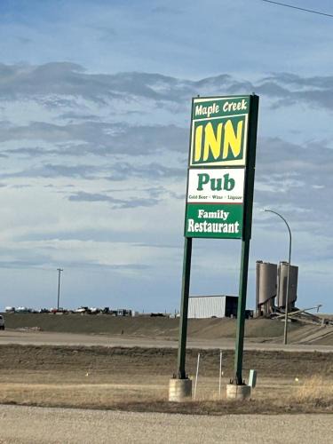 Maple Creek Hotel | Maple Creek Motor Inn