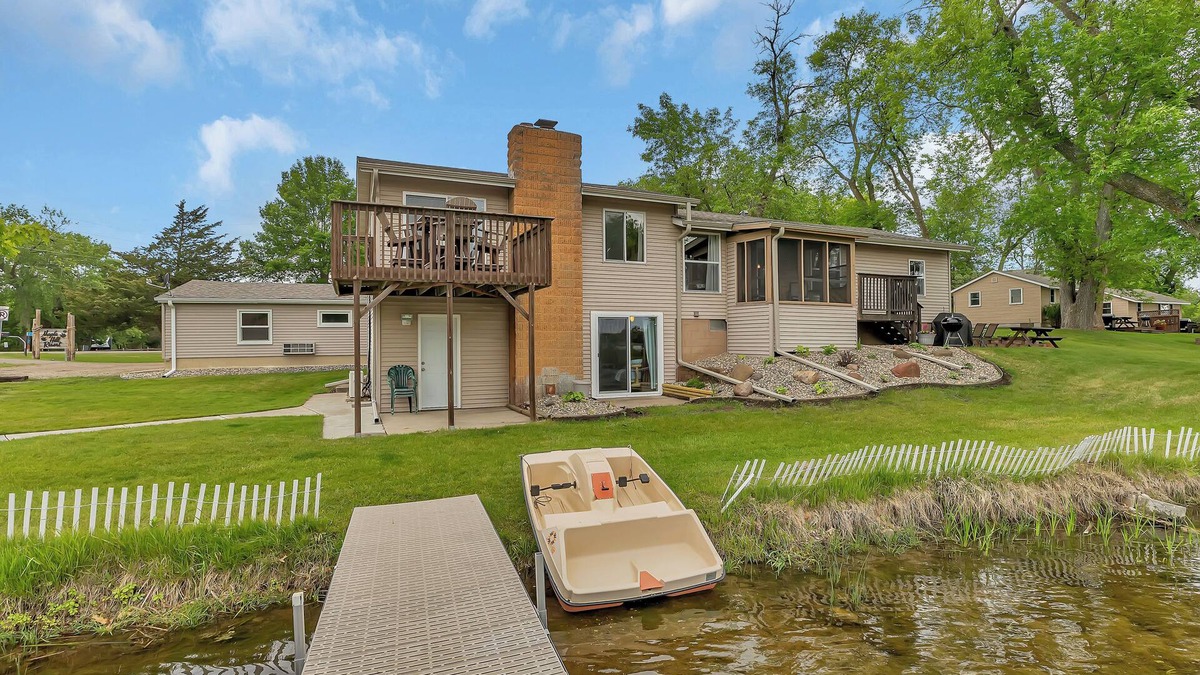 South Haven Cabin | Maple Hill Resort "Dally Cabin" 1 Hour from Mpls on Clearwater and Grass Lake