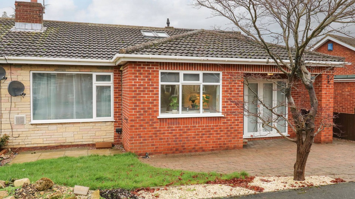 Church Fenton Cottage | MAPLE HOUSE, romantic, character holiday cottage in Church Fenton