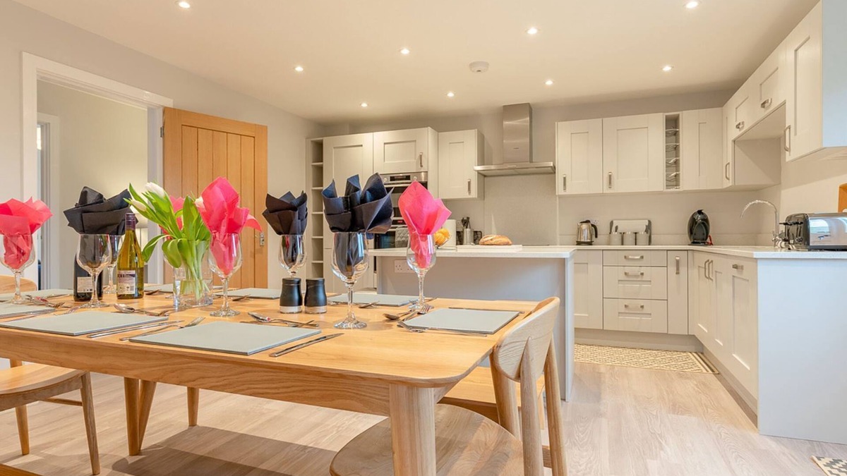 Ebrington Cottage | Maple House - sleeps 9 guests in 5 bedrooms