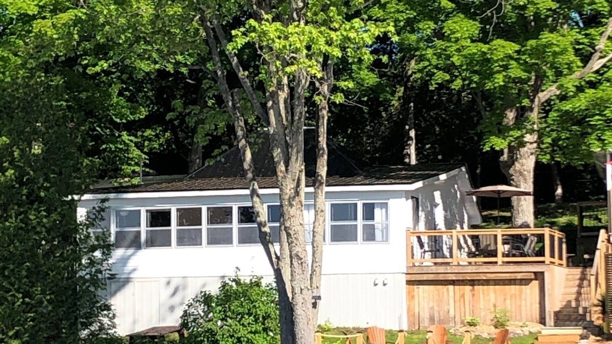 Leeds and the Thousand Islands Cottage | Maple Ridge - Charleston Lake Ontario