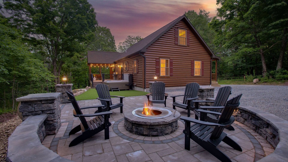 Robertsdale Cabin | Maplewood Haven | HOT TUB, Outdoor TV, Turf + Patio!