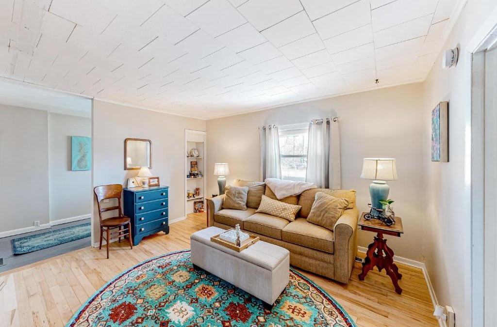Colchester House | Maplewood Manor - Unit 1