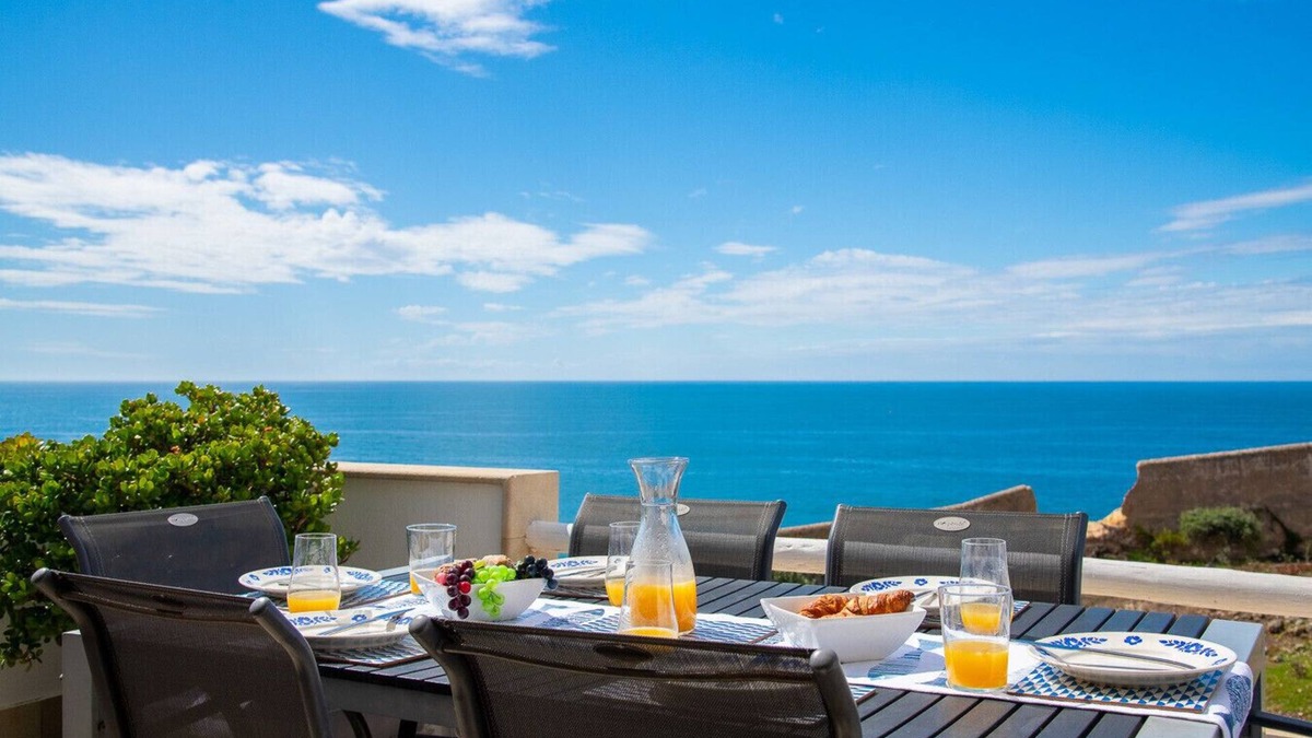 Carvoeiro Ski Chalet | Mar a Vista: Best view in town!