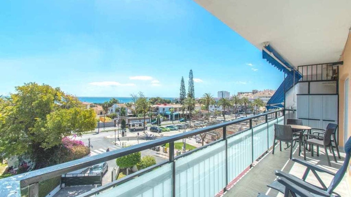 Benalmadena Costa Apartment | Mar del Sur. Apartment with sea views.