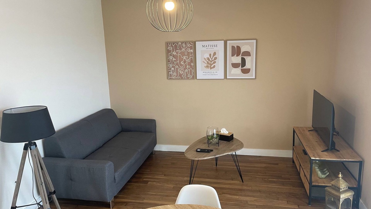 Montliot-et-Courcelles House | Mara House