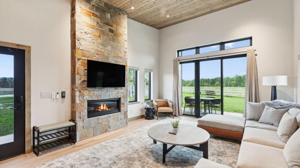 Grantsdale Cabin | Mara Luxury Cabins- Ponderosa