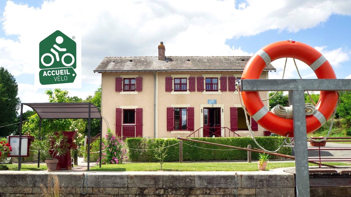 La Jaille-Yvon House | MARA RIVIERE former lock keeper's house