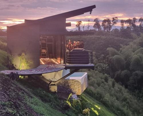 Pereira Cabin | Maranatha. Grotto & Boutique+Hydrotherapy