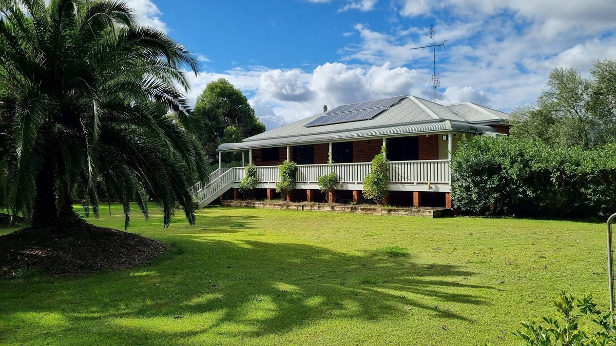 Broke House | Maranda Country Estate - Maranda Country Estate 5 Bedrooms with Spa & Pool