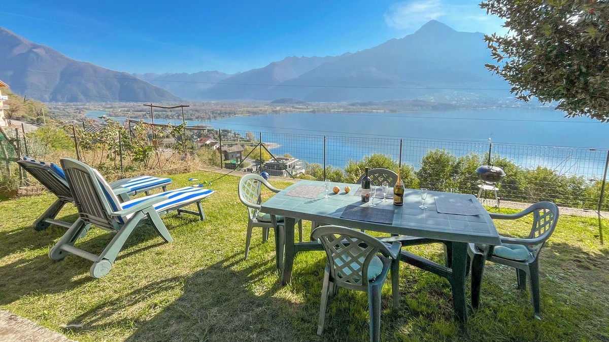 Aurogna Apartment | Maranina holiday flat on Lake Como