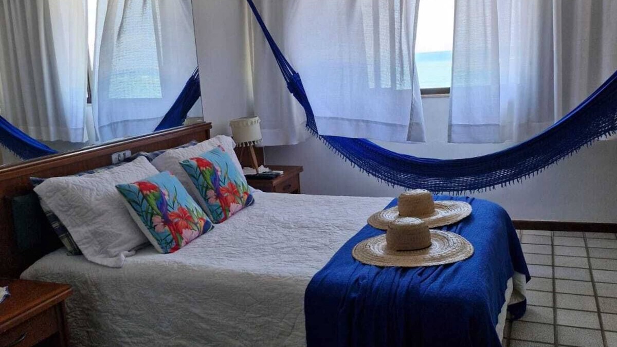 Vila Velha Apartment | Maravista apartment facing the sea with whirlpool and swimming pool.