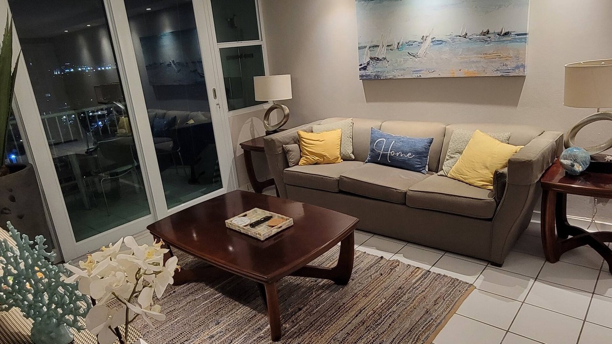 Isla Verde Apartment | Marbella del Caribe Oeste Cozy 2 Bedroom steps away from the beach