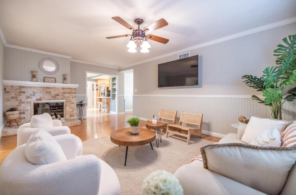 Northwest Anaheim House | #Marbella Lane - Charming 4BR Bungalo for Relaxing Retreat