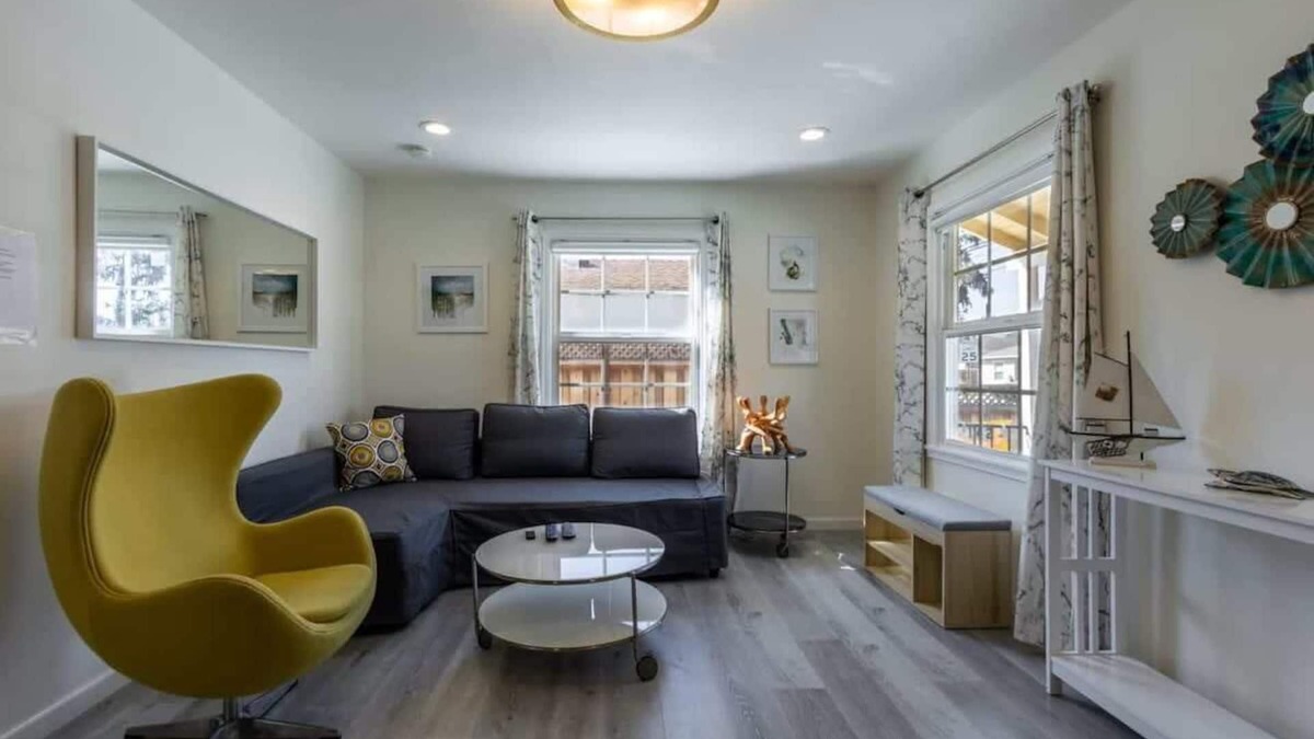 Sunnyvale West House | @ Marbella Lane - Convenient Home in Sunnyvale