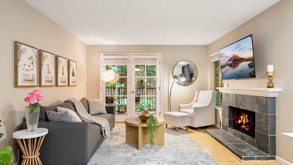 Redmond House | @ Marbella Lane - Cozy Forest Cabin Min from DWNTN