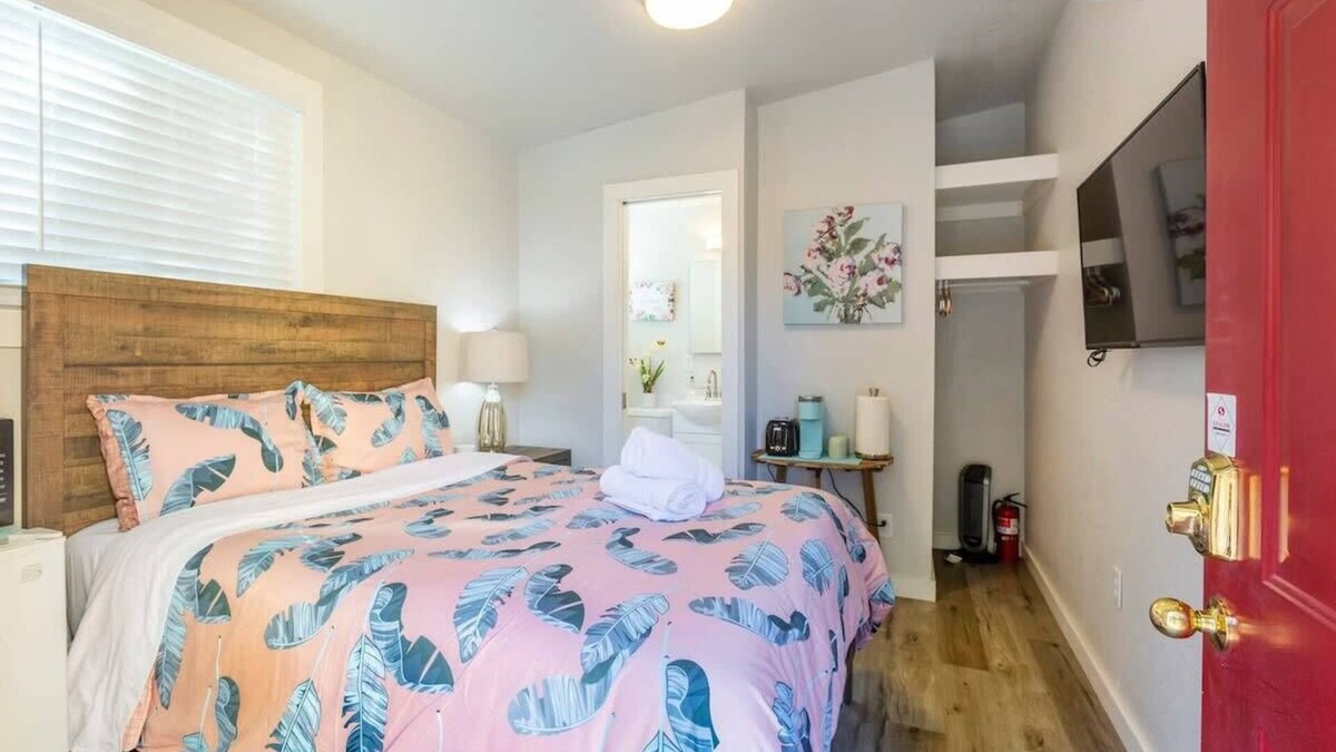 Northside House | @ Marbella Lane - MiniGuest House | DTWN SJ | Parking
