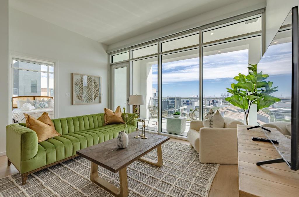 Waterfront Apartment | @ Marbella Lane - Sleek Corner Ocean View