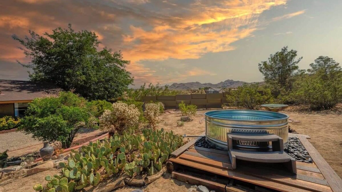 Joshua Tree Cottage | @ Marbella Lane - The Wine Mine Desert Escape