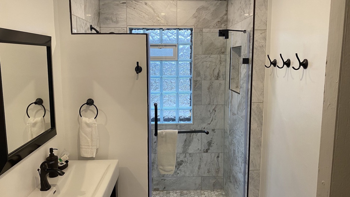 Holy Cross House | Marble | Granite | Stainless | Near Downtown
