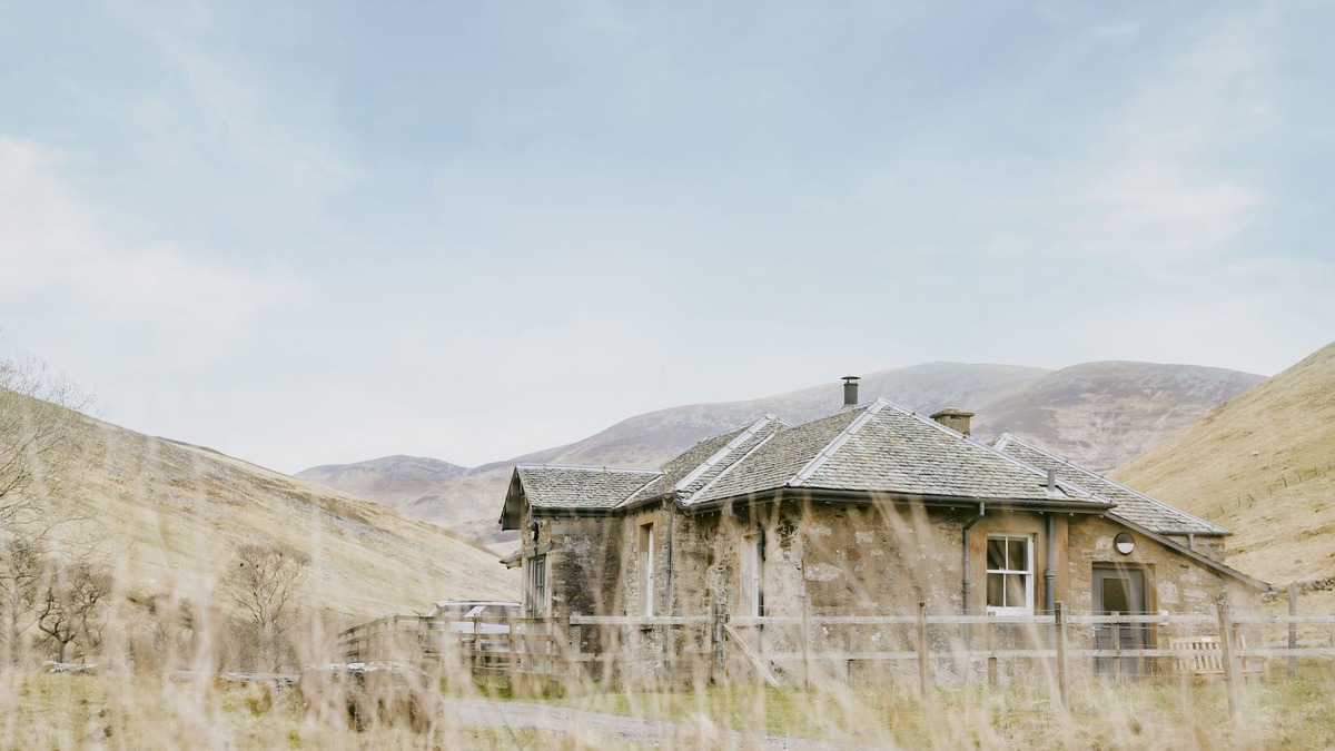 Pitlochry Apartment | Marble Lodge - two bedroom cottage on the banks of the River Tilt