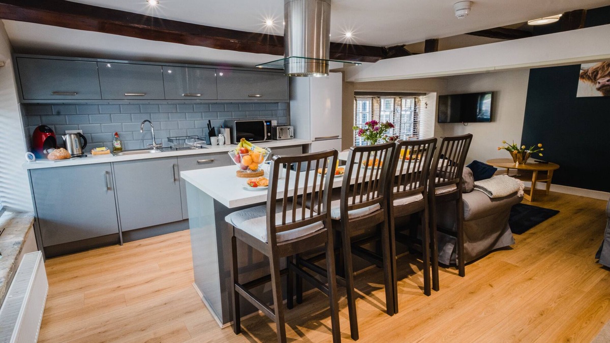 Marsden Apartment | March Haigh, Apartment