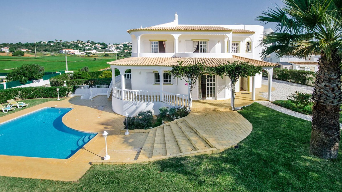 Patroves Villa | Marco Real - Villa with beautiful garden and private pool