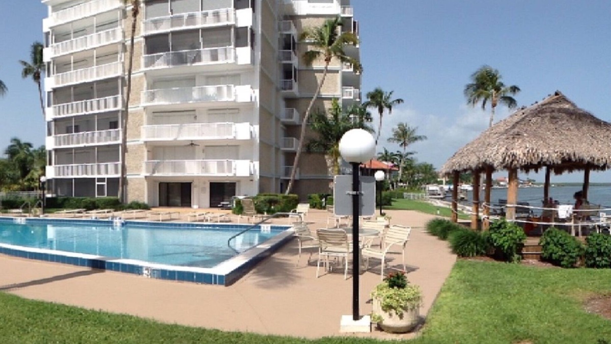 Isles of Capri Condo | Marco Tower Condo on IsIes of Capri - Private and Peaceful, 30 Days minimum n