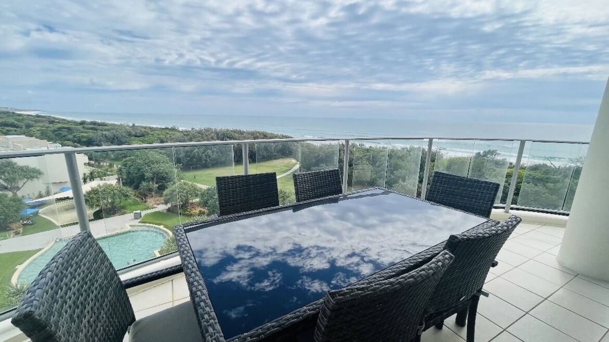 Marcoola Apartment | Marcoola Penthouse ~ 3 bed ~ 2 bath ~ rooftop entertaining