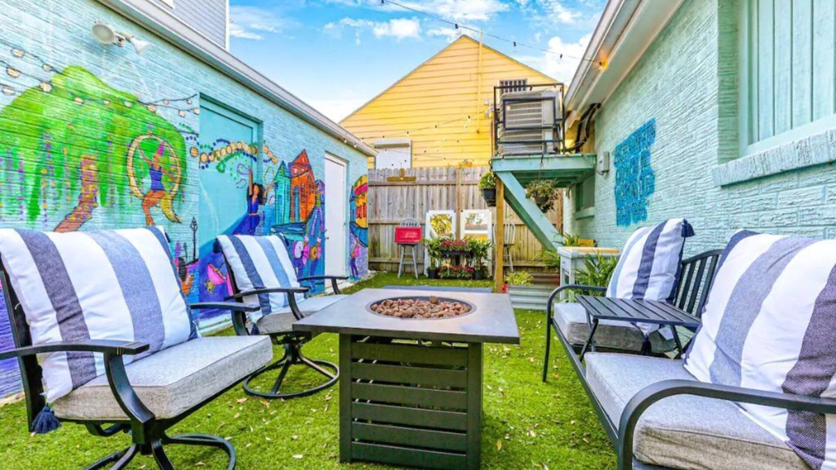 Mid-City House | Mardi Gras Patio + Parking! 8mins to Canal St. + Premier Dog Park Nearby