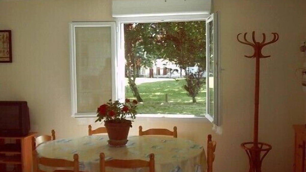 Marennes House | Marennes house 4 people near downtown and harbor
