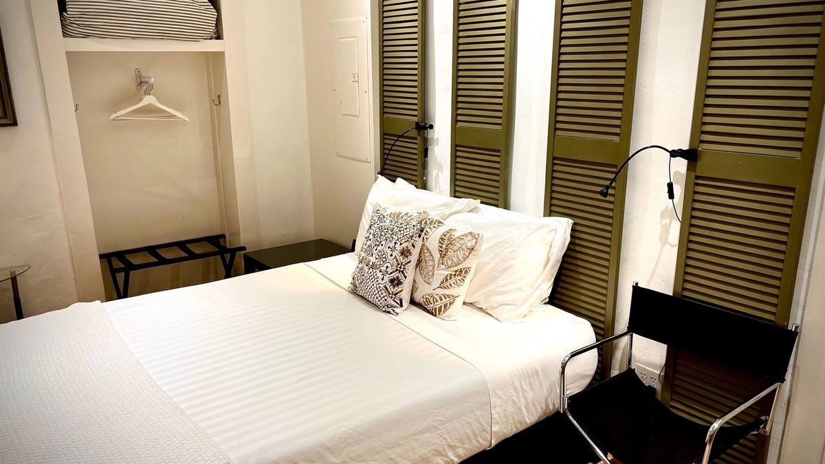Marfa Apartment | Marfa House La Junta: In the center of Marfa