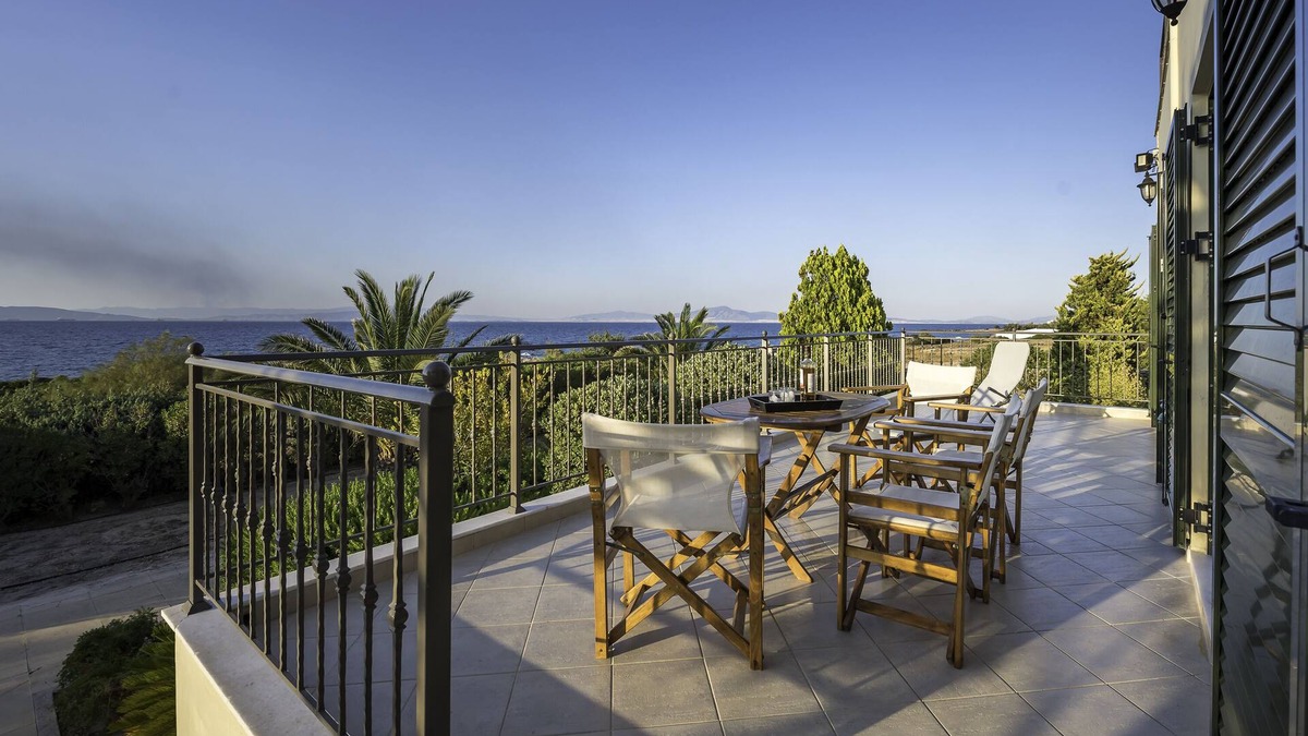 Vagia Villa | Marfaia villa by the sea.