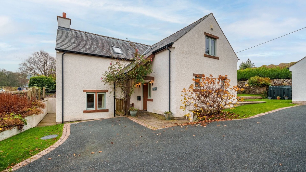 Pooley Bridge House | Margaret House - Large house with garden & parking