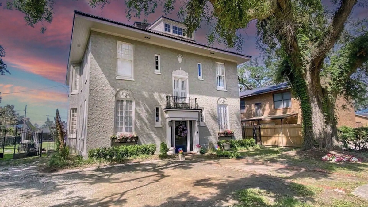 Lake Charles Apartment | Margaret Manor on Park Ave
