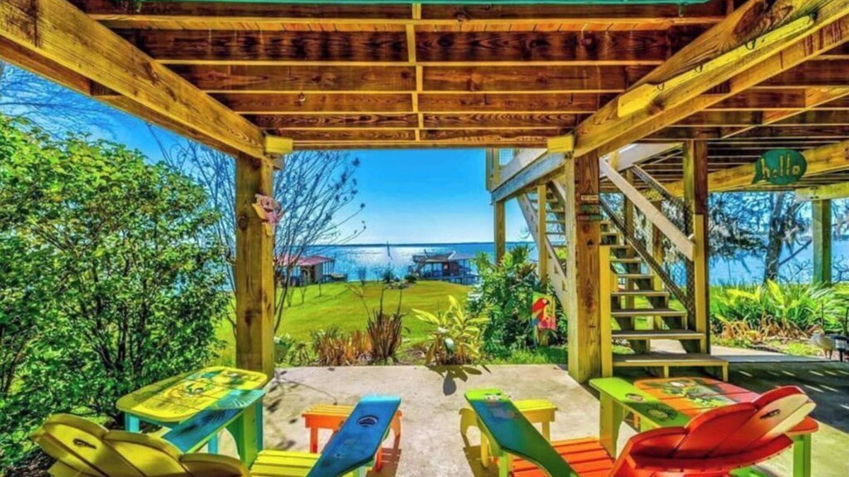 West Livingston House | Margaritavilla-4 bed/3.5 baths-Water Front-Amazing