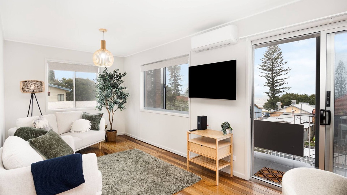 Margate Apartment | Margate Beach down the Lane