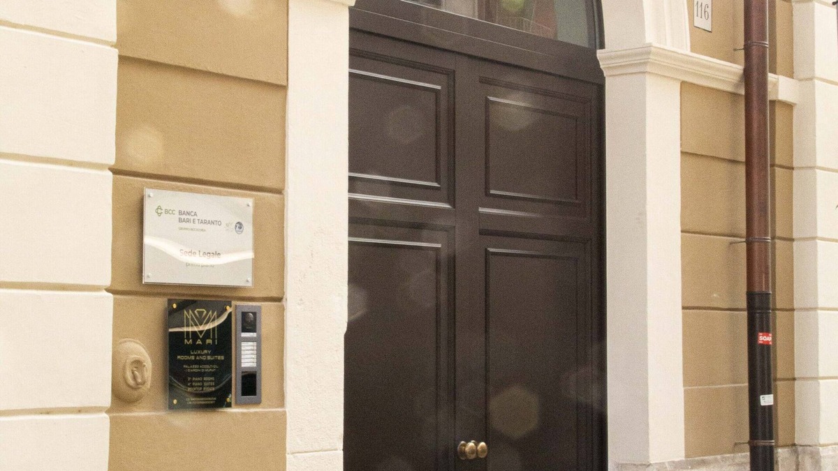 Bari City Centre Hotel | MARI Luxury Rooms and Suites