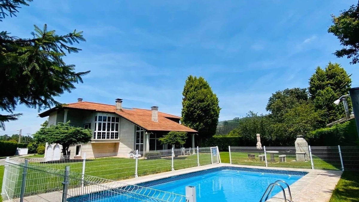 Vernejo Ski Chalet | María Bonita Chalet. Full rental with private pool, barbecue and garden