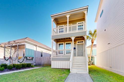San Jacinto House | Marie Manor