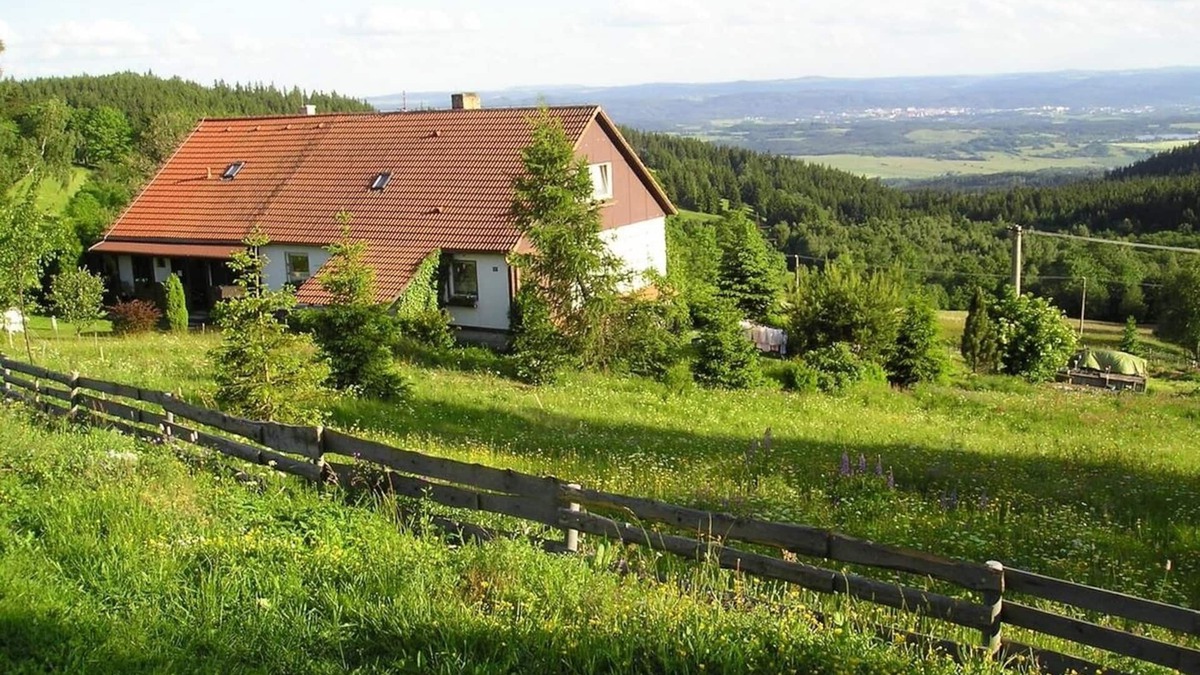 Marianska Apartment | Marie+Pavla - Seven Bedroom Apartment, Sleeps 16