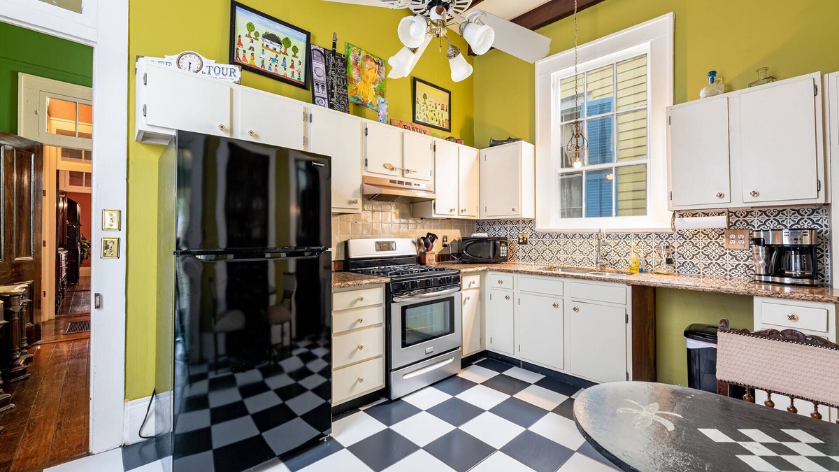 Faubourg Marigny House | Marigny Shotgun Home-3 Blks to French Quarter 2 Bedrooms